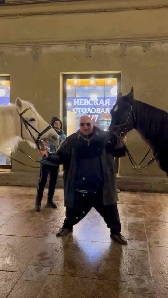 Пьяный в жопу Барецкий взял двух кобыл в Питере и едет в сауну! 👄 🐴