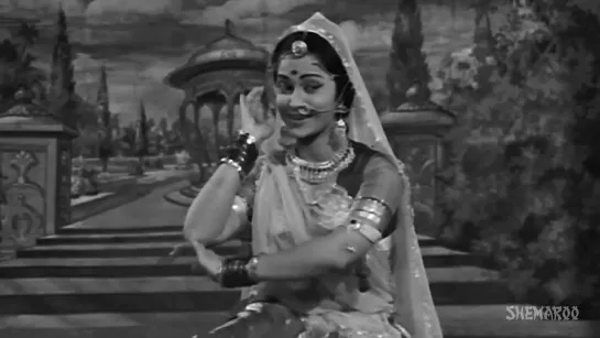 Teesri Kasam (1966)- Paan Khaye Saiyan Hamaaro