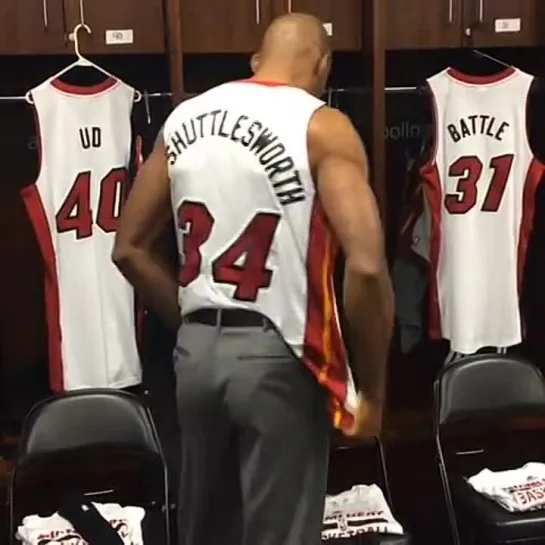 Ray Allen надевает майку Jesus Shuttlesworth