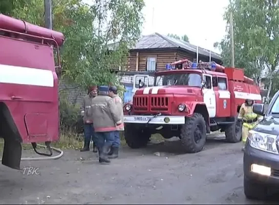 На улице Матросова загорелся многоквартирник