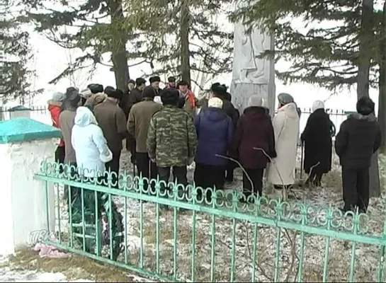 Коммунисты провели митинг в честь 97-й годовщины Октябрьской революции