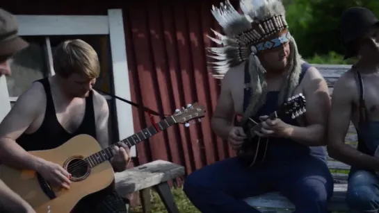 Steve'n'Seagulls - The Trooper (Live)