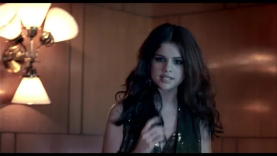 Selena Gomez and The Scene - Round and Round