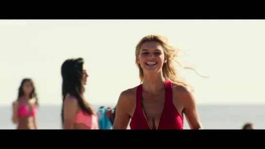 Келли Рорбах (Kelly Rohrbach), Александра Даддарио (Alexandra Daddario) в фильме "Спасатели Малибу" (Baywatch, 2017) 1080p