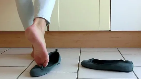 Балетки 243 kitchenwork with blue flats #Feet #Soles #Fetish