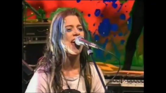 L7 -  Pretend Were Dead (Donita Sparks get naked) - Live at The Word 1993  ᴴᴰ  (best quallity) 720p