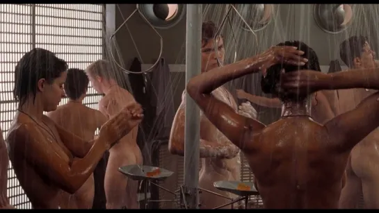 Dina Meyer, Brooke Morales, Tami-Adrian George Nude - Starship Troopers (US 1997) 1080p