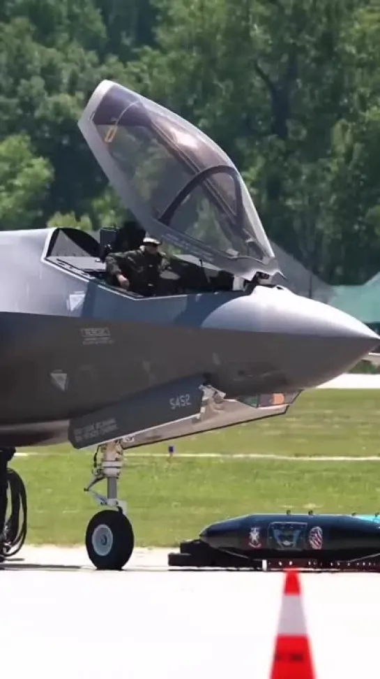 F-35 vs SU-57