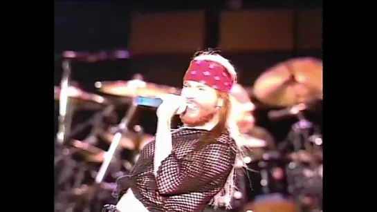 GnR - Live in Paris 1992 ᴴᴰ (VHS Remaster) Guns N Roses