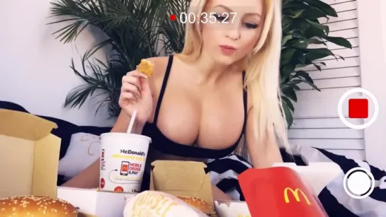 YesBabyLisa - Hot Sexy Big Boobs Girl Eating McDonalds - Best Fitness Instagram