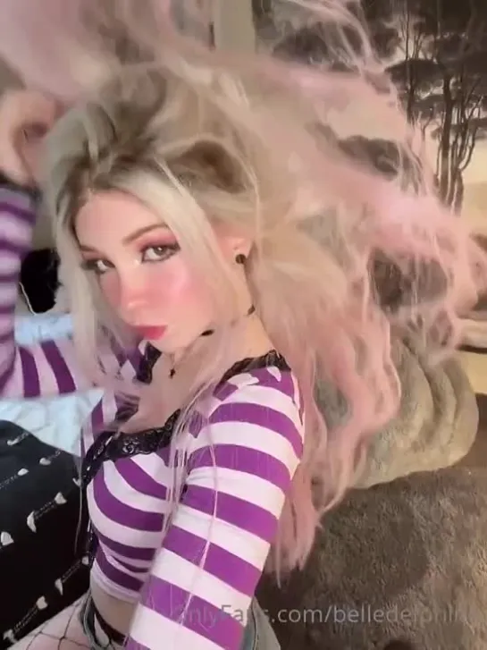 Belle Delphine. Video 05