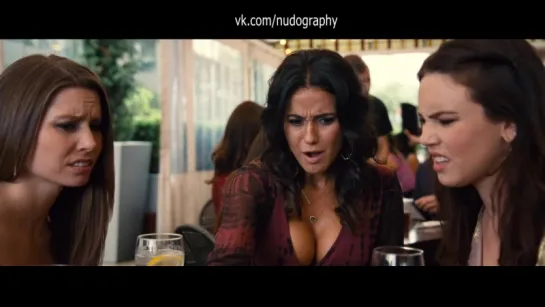 Эммануэль Шрики (Emmanuelle Chriqui) в фильме "Антураж" (Entourage, 2015, Даг Эллин)