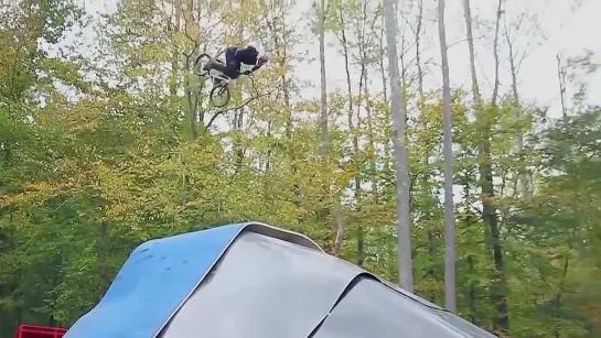 Нарезка самых крутых трюков на BMX