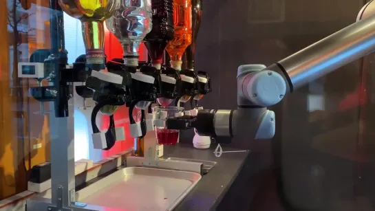 The New Bar where AI Robot makes alcohol @Ikebukuro Japan YOROH no Taki . QBIT R