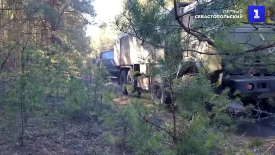 Российские военные обеспечивают безопасность на дорогах под Киевом