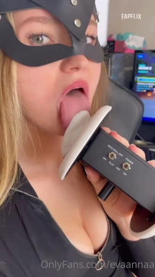 Evaanna - ASMR Ear Licking (OnlyFans)