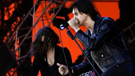 The Strokes -  MTV Live  ᴴᴰ  Roskilde Festival Denmark (2006)