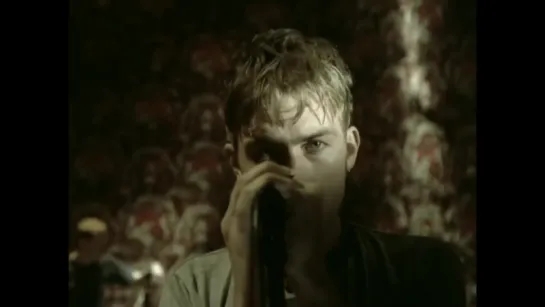 Blur - Song 2  ᴴᴰ (Official Video)