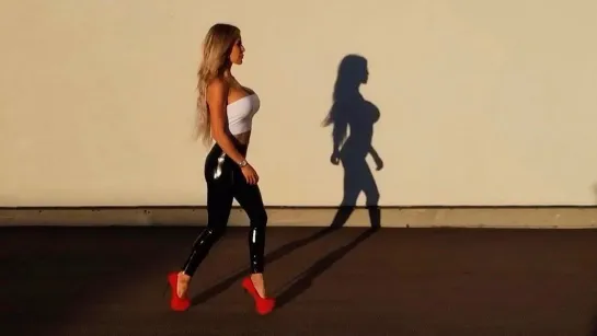 Walking in Highheels Leggings Drone Video leather latex spandex AUTUMN BLAIR | @autumnblair | @autumndoll