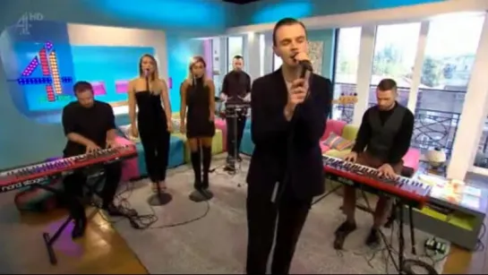 Hurts - Lights at Sunday Brunch 04.10.2015