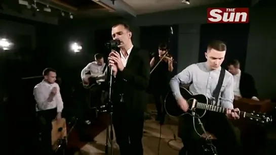 Hurts - Blind at the Biz Session (The Sun)