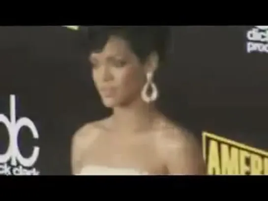 Rihanna on the red carpet at the 2008 American Music Awards