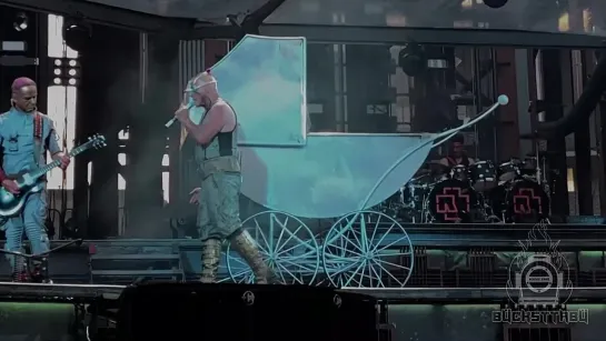 Rammstein - Puppe (Europe Stadium Tour 2019) [DE, ENG, FR, ES, PT]