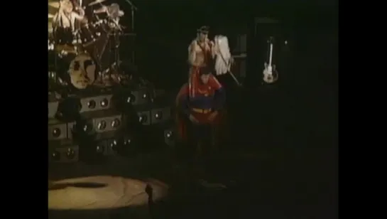 QUEEN- We Will Rock You (Queen Rocks Version)