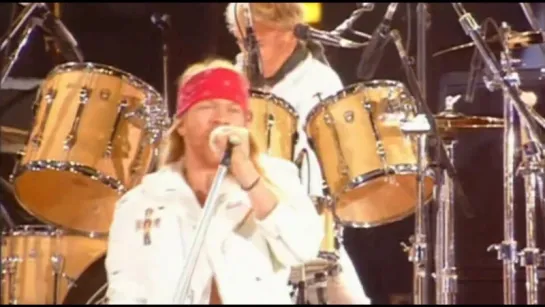 Queen / Axl Rose - We Will Rock You