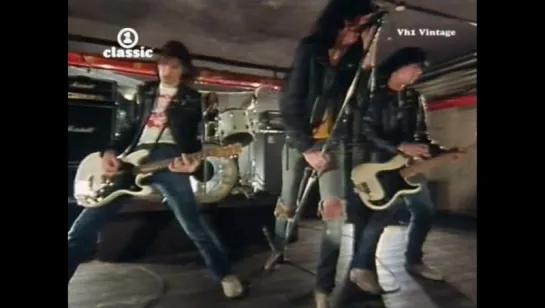 Ramones  - Dont Come Close