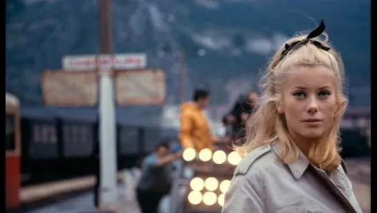 The Umbrellas of Cherbourg - Los paraguas de Cherburgo (1964) Jacques Demy - subtitulada