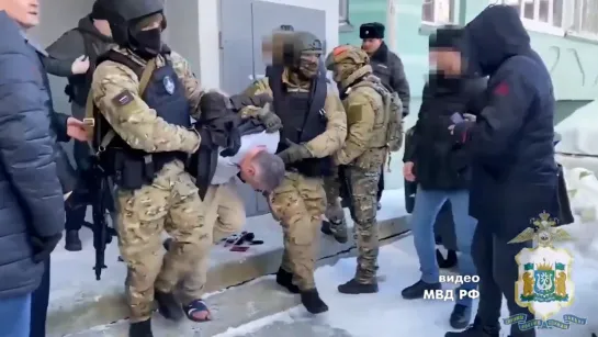 Стрелял по ментам и призвал повесить 6 чиновников мэрии. Real video