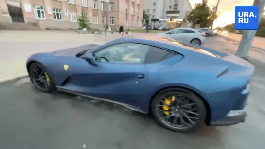 Недружественная Ferrari в Челябинске.