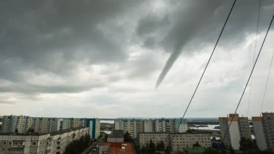 Водяной смерч на Урале.