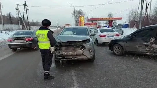 Гонщик атаковал гонщицу в бочину