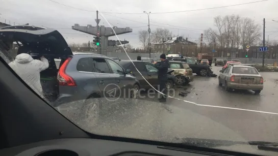 Пара пустяковых нарушений привели к массовому дтп