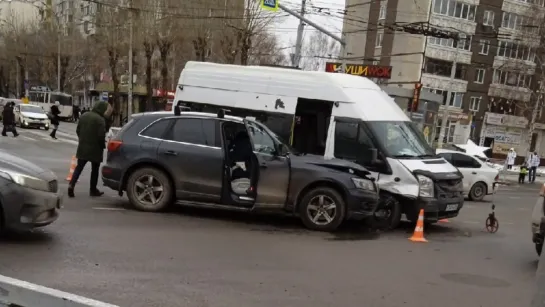 Три автобуса за день попали в дтп в Екб