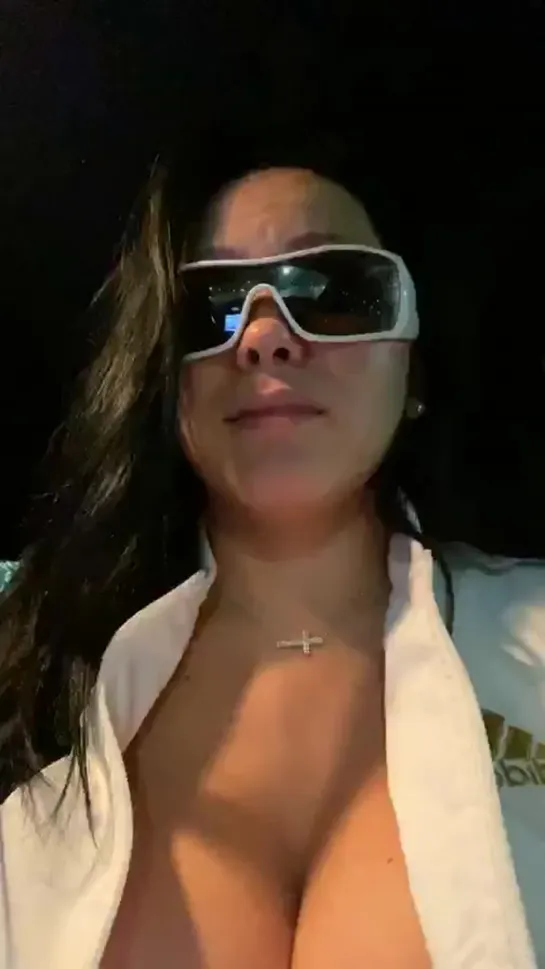 Rebecadaza live Instagram