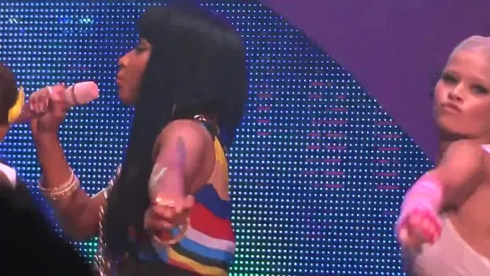 Nicki Minaj - Super Bass (Live @ Las Vegas, USA) 3:05