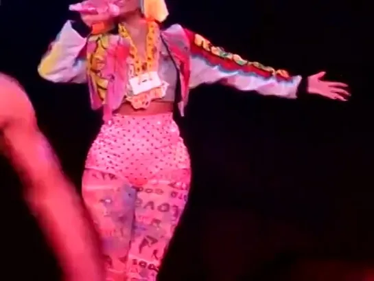 Nicki Minaj - Champion & Moment 4 Life (Live @ Yokohama, Japan)