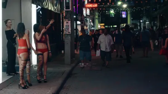 Walking Street Pattaya After Midnight - Perfect Place