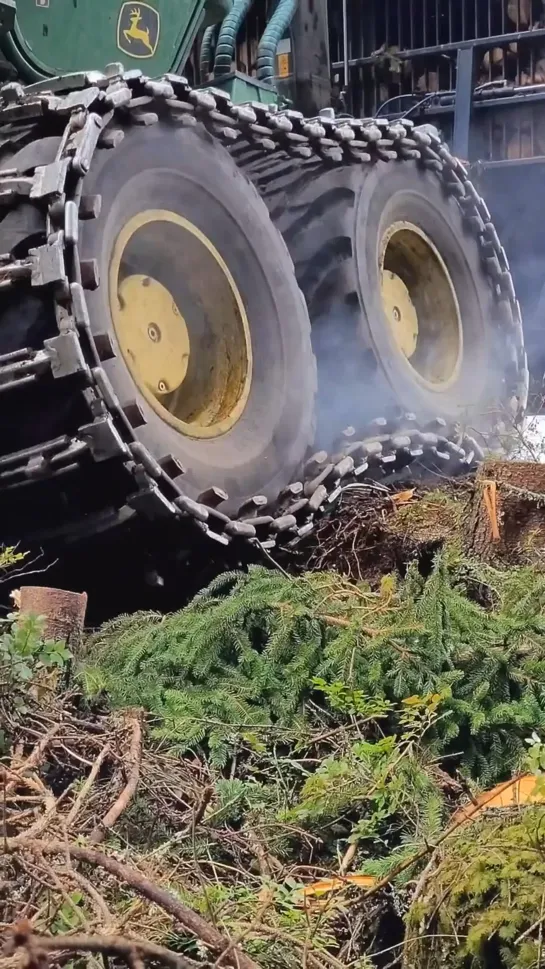 Видео от Союз Лесозаготовителей. Харвестеры и Форвардеры.