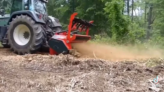 Видео от Союз Лесозаготовителей. Харвестеры и Форвардеры.