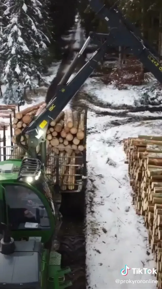 Видео от Союз Лесозаготовителей. Харвестеры и Форвардеры.