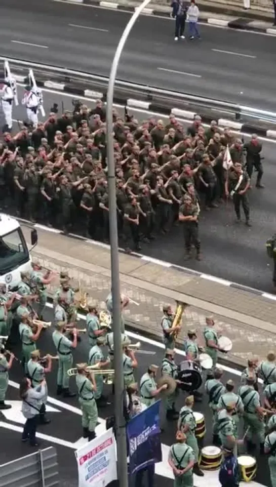 Preparación del desfile del 12 de octubre...