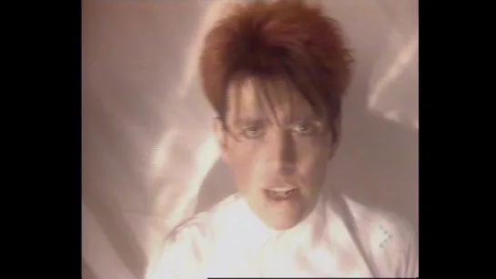 Thompson Twins - Love On Your Side(1983)