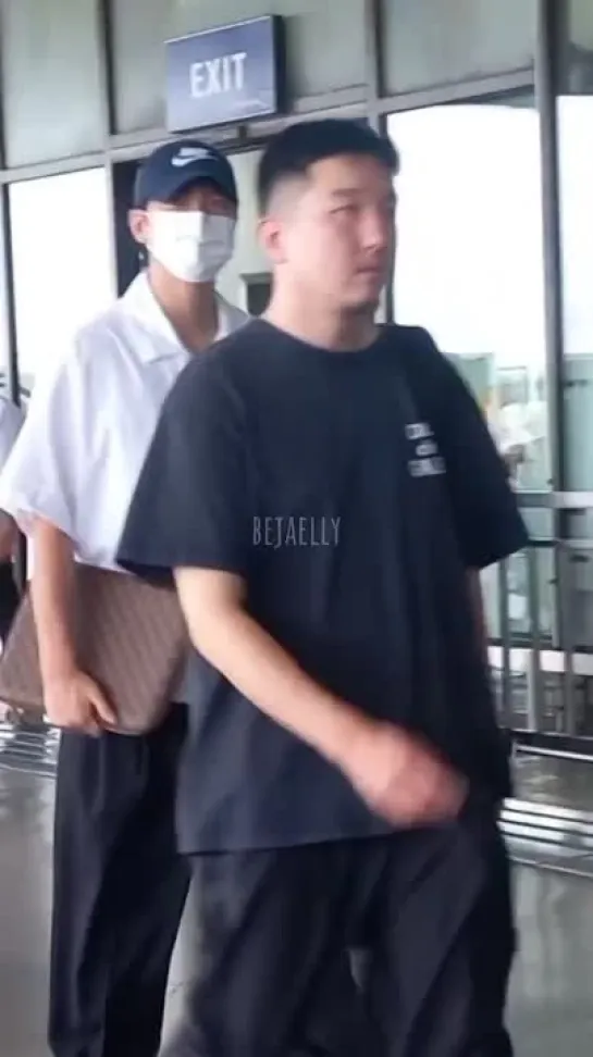 23.09.18 Lee Seung Gi Manila Airport Fancams