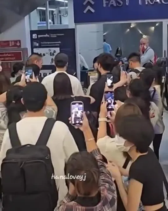 23.07.17 Lee Seung Gi Departing Bangkok after Asia Tour Concert