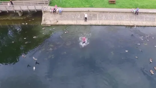 Драматическое спасение дрона от падения в воду [NR]