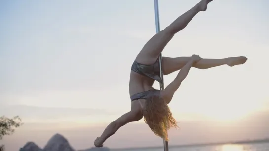 Anastasia pole dance